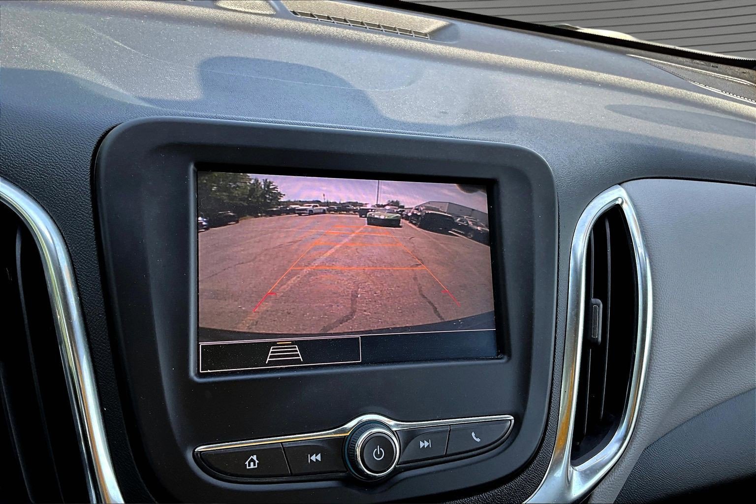 Used 2024 Chevrolet Equinox LS AWD/4WD image 9