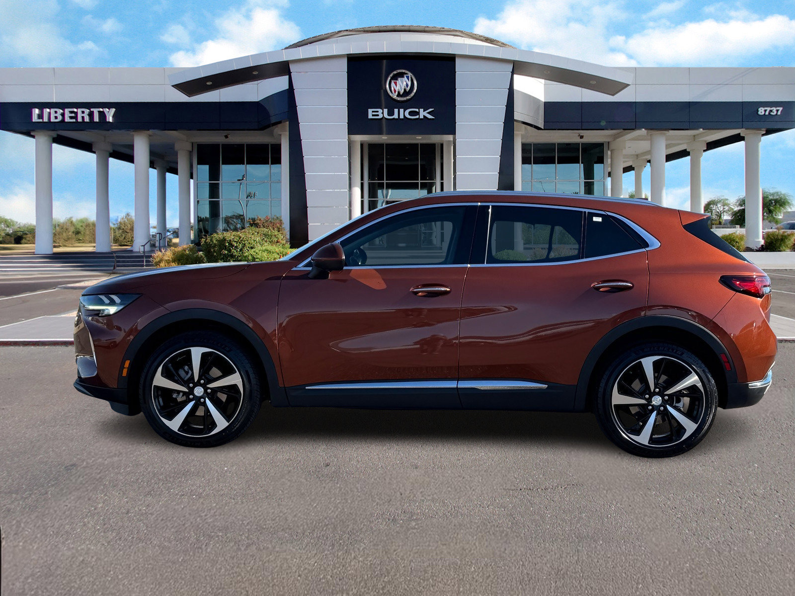 Used 2021 Buick Envision Essence w/ Technology Package I image 7