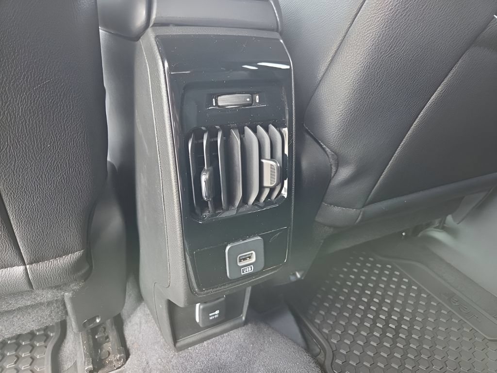 Used 2025 Jeep Compass Trailhawk AWD/4WD image 12