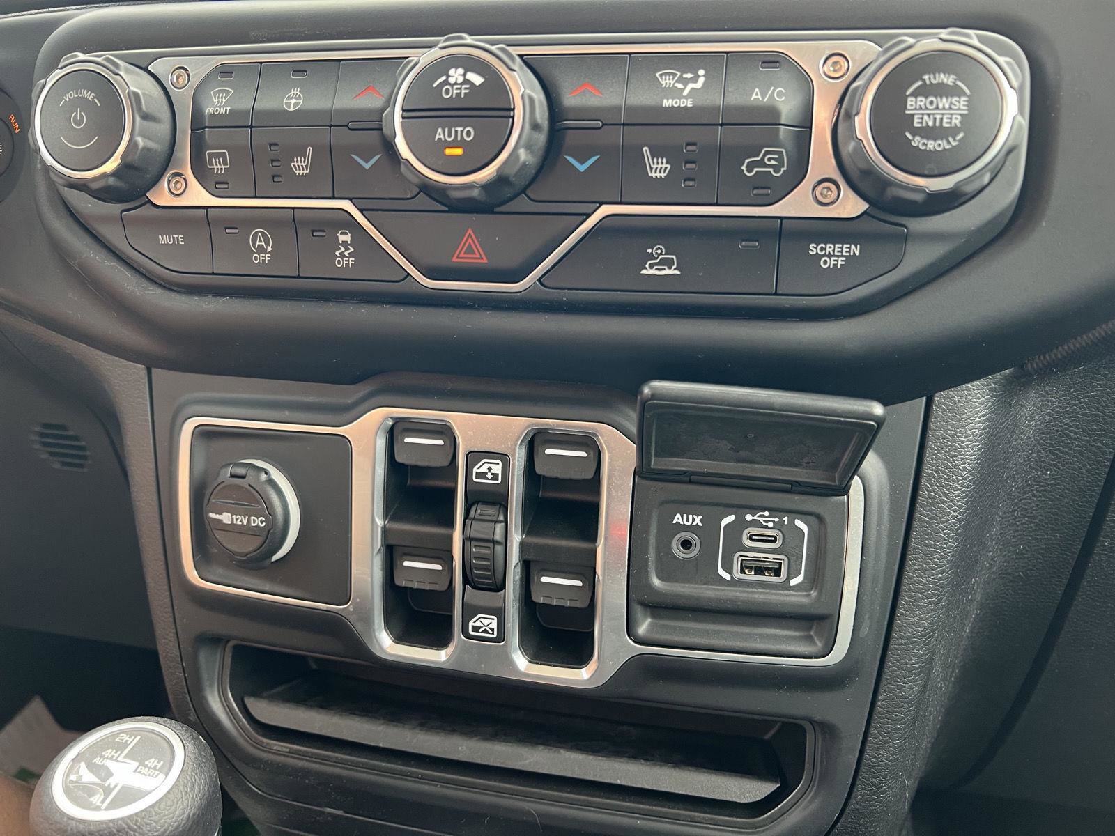 Used 2021 Jeep Gladiator Willys image 31