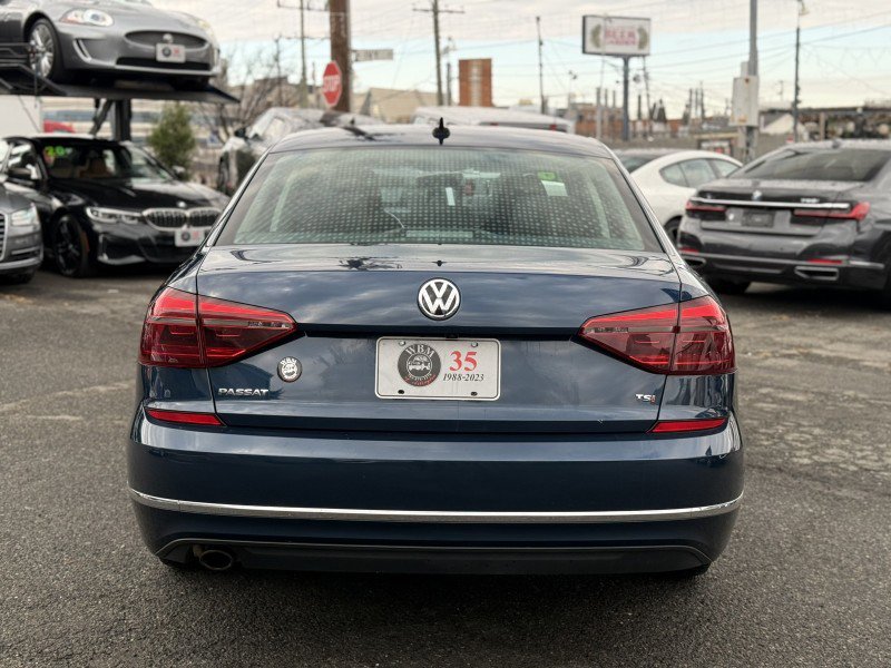 Used 2018 Volkswagen Passat 2.0T S image 9