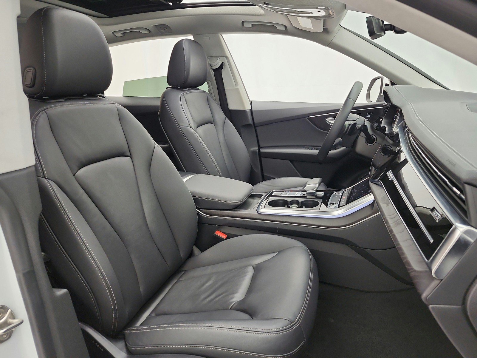 Used 2023 Audi Q8 Premium w/ Convenience Package AWD/4WD image 20