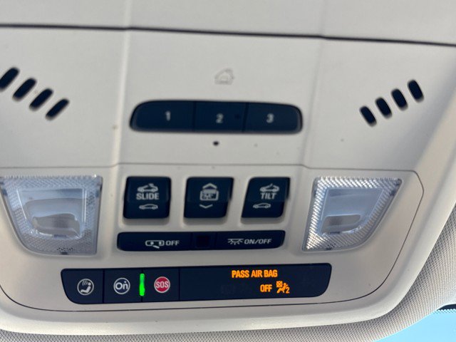 Used 2023 Buick Enclave Avenir image 35