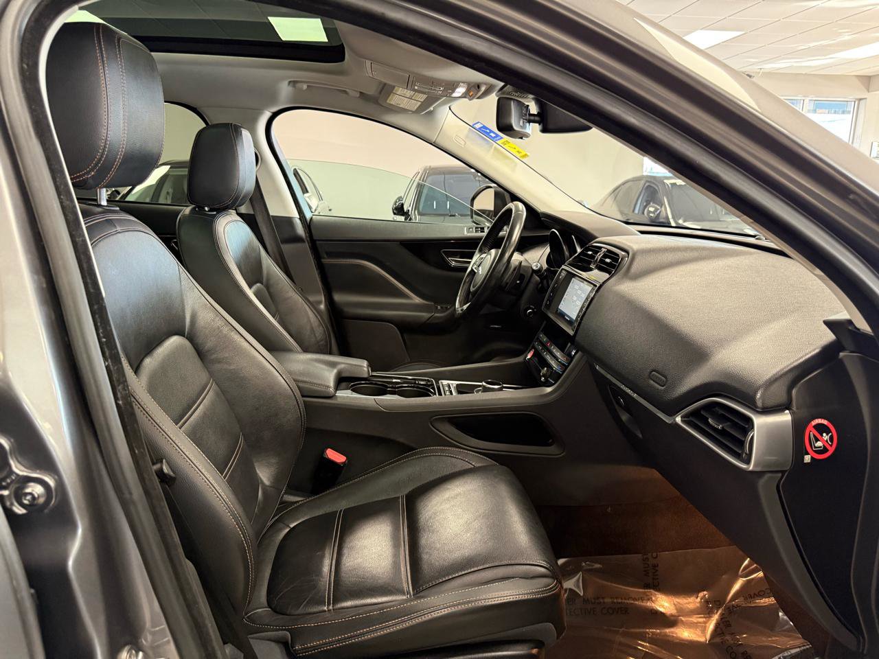 Used 2017 Jaguar F-PACE Prestige image 21