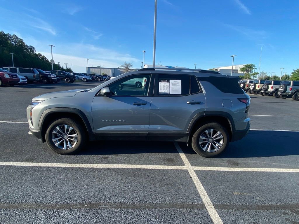 Used 2025 Chevrolet Equinox LT w/ Convenience Package II image 4