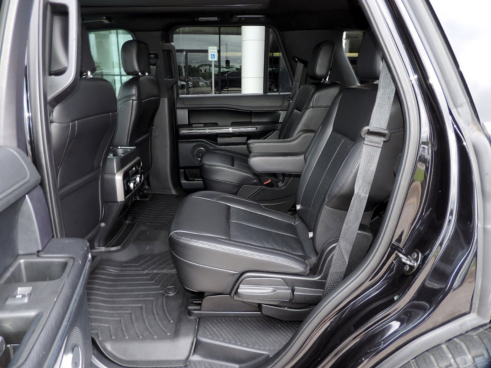 Used 2020 Ford Expedition XLT w/ Equipment Group 202A RWD image 19