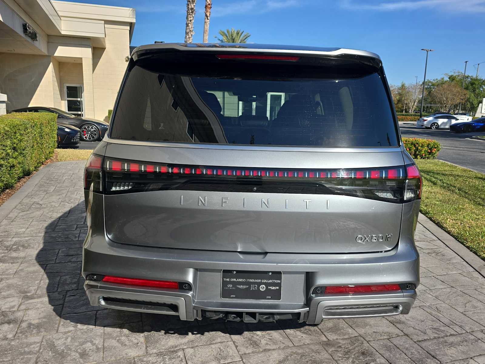 Certified 2025 INFINITI QX80 Sensory image 5