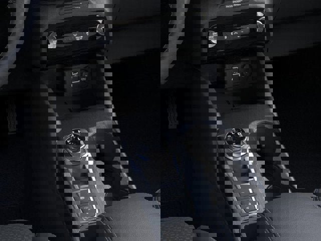 New 2025 Ford Escape SE image 15