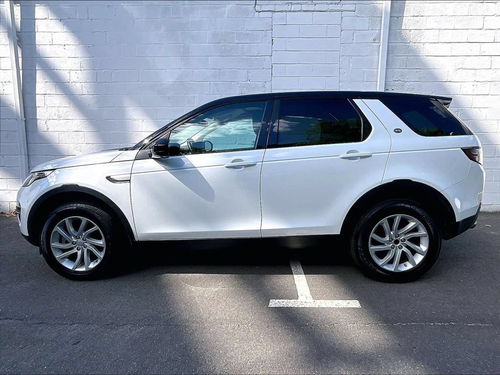 Used 2019 Land Rover Discovery Sport HSE AWD/4WD image 2
