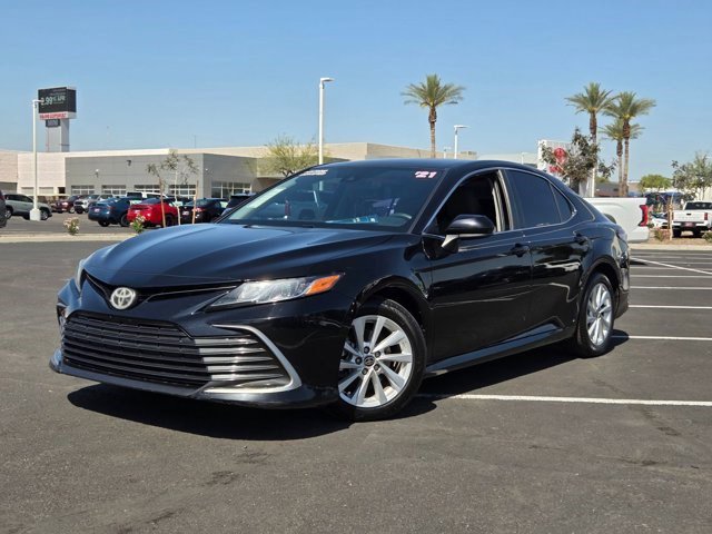 Used 2021 Toyota Camry LE image 1