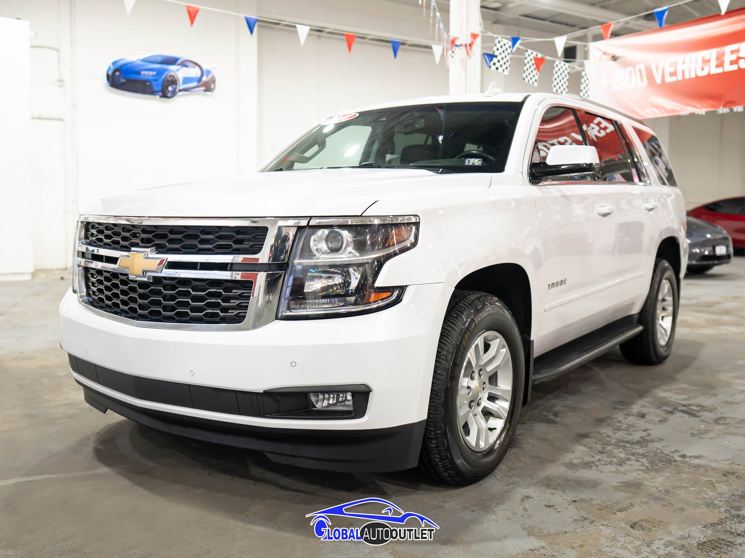 Used 2018 Chevrolet Tahoe LT w/ Luxury Package image 3