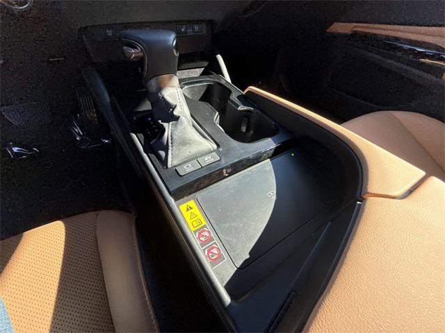 Certified 2025 Lexus ES 300h w/ Premium Package image 21