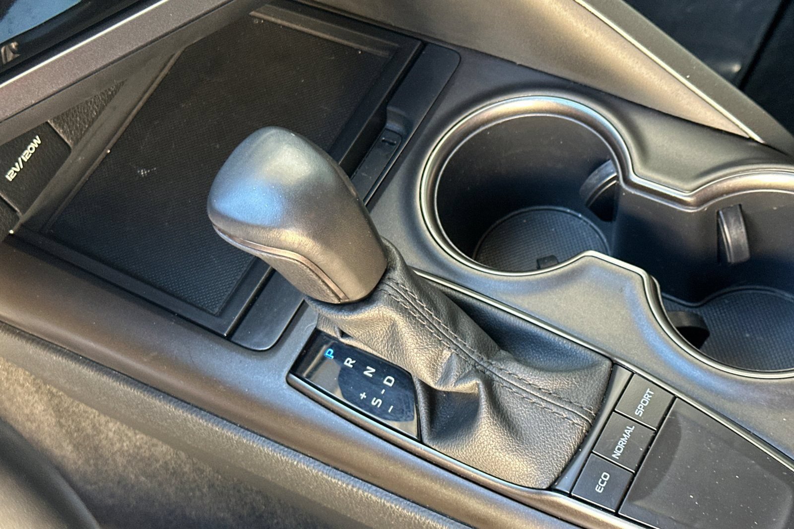 Certified 2022 Toyota Camry SE FWD image 17