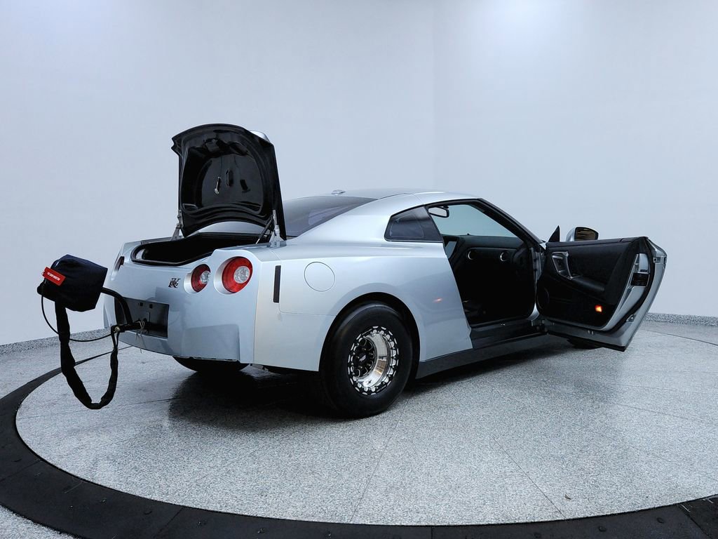 Used 2010 Nissan GT-R Premium AWD/4WD image 11