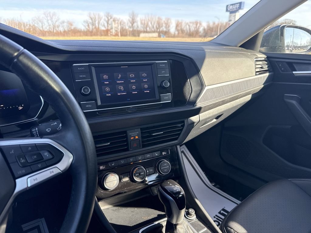 Used 2024 Volkswagen Jetta SE image 20