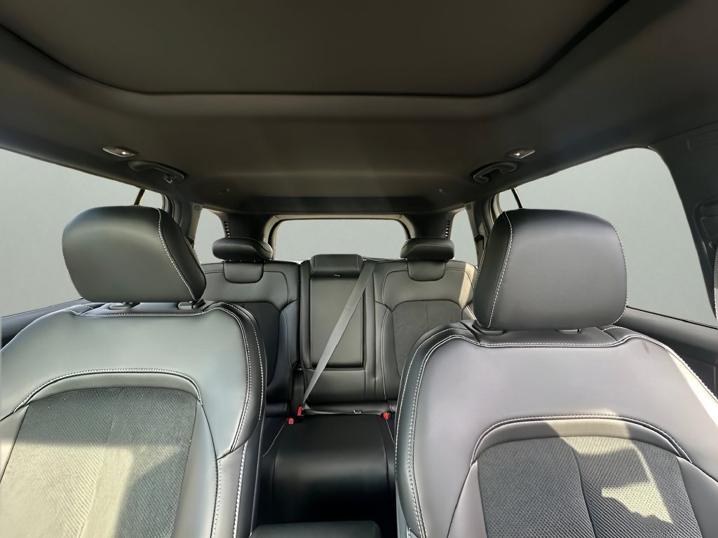 New 2026 Jeep Grand Cherokee Altitude AWD/4WD image 23