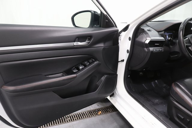 Used 2024 Nissan Altima 2.5 SR image 9