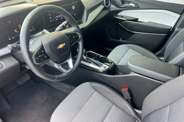 Used 2025 Chevrolet Trax LT w/ LT Convenience Package image 10