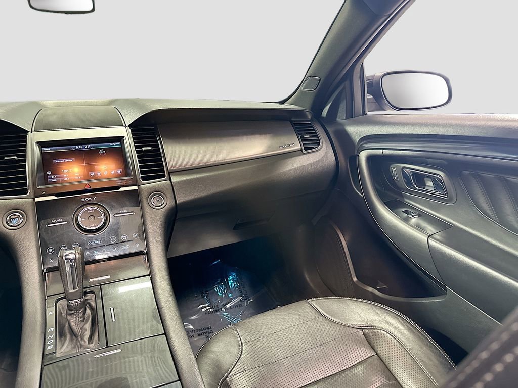 Used 2013 Ford Taurus SHO image 26