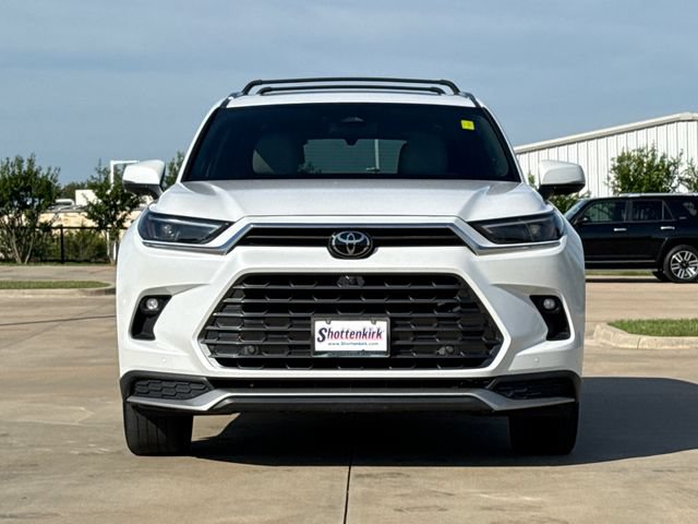 Used 2025 Toyota Grand Highlander AWD Hybrid image 2
