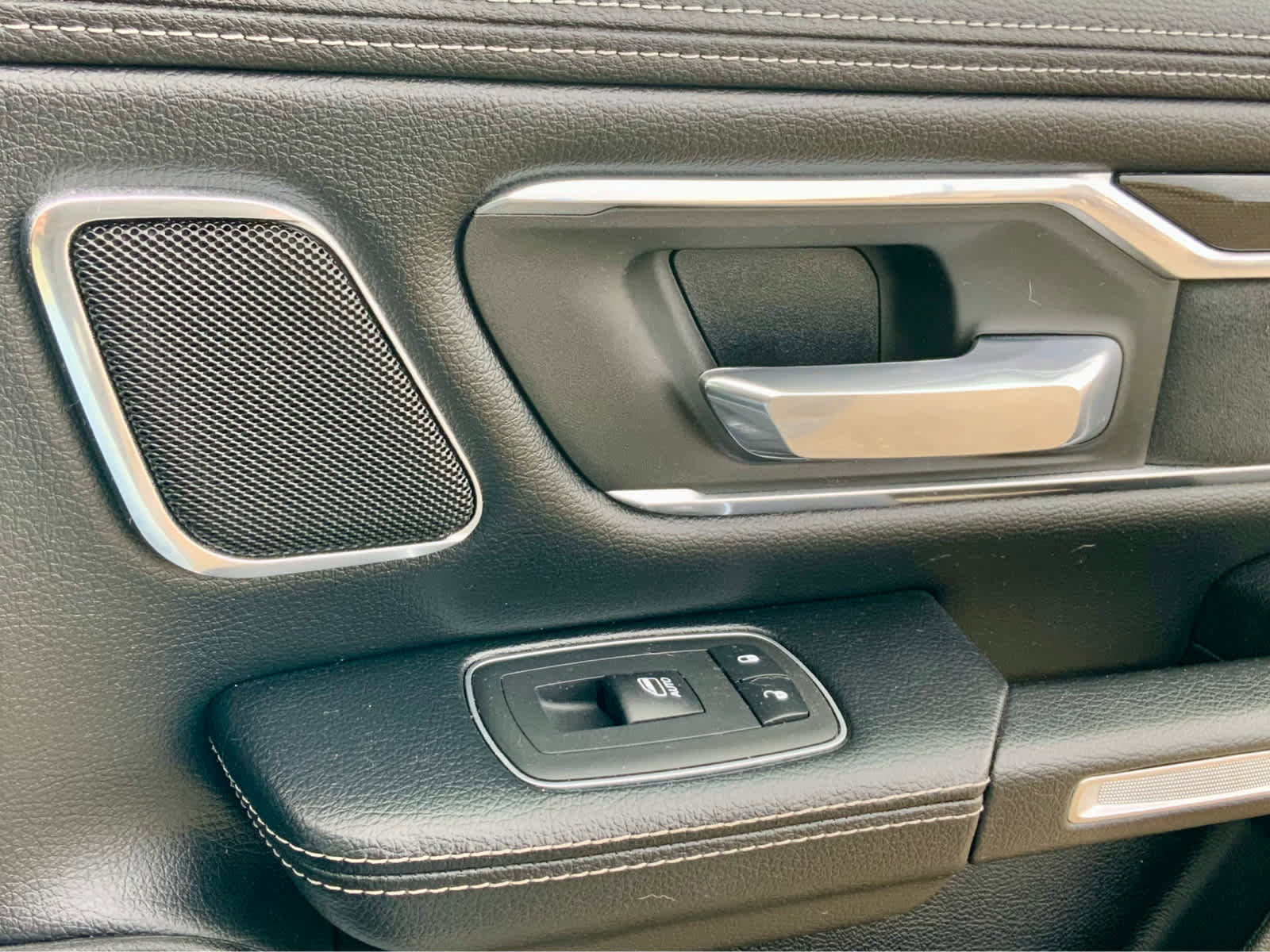 Used 2019 RAM 1500 Laramie image 53