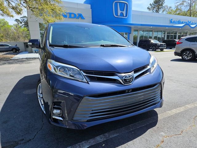 Used 2018 Toyota Sienna Limited Premium image 4