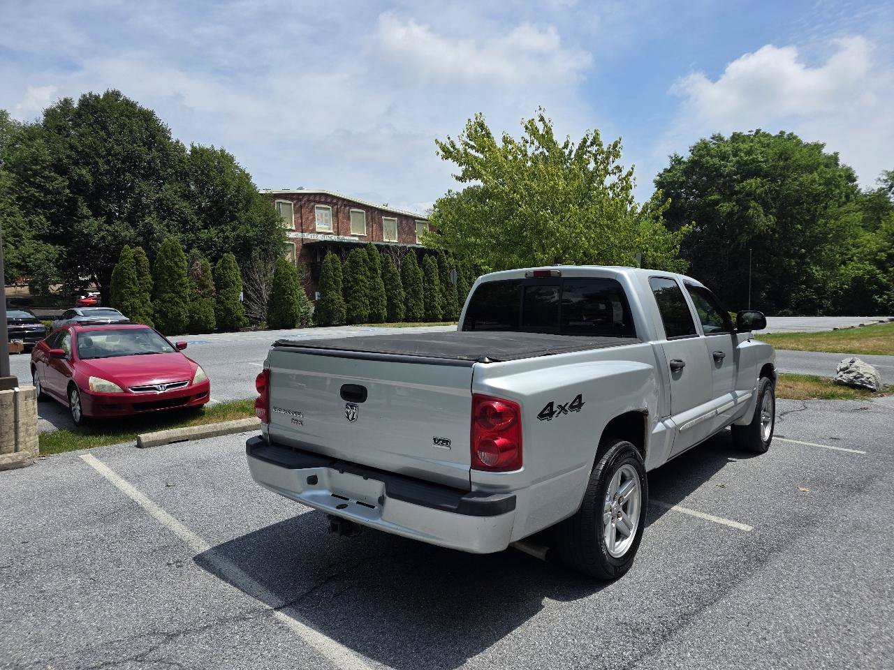 Used 2007 Dodge Dakota SLT w/ Sport Appearance Group AWD/4WD image 6