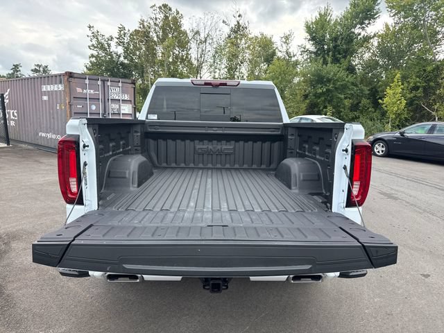 Used 2026 GMC Sierra 1500 Denali Ultimate w/ LPO, Black Badging Package AWD/4WD image 9
