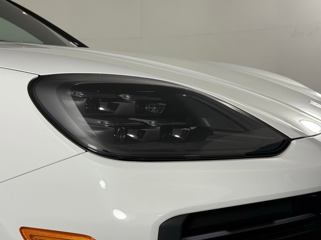 New 2025 Porsche Cayenne Turbo image 15