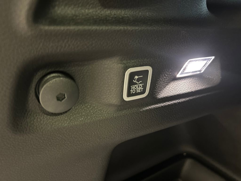 New 2026 Jeep Grand Cherokee L Laredo image 34