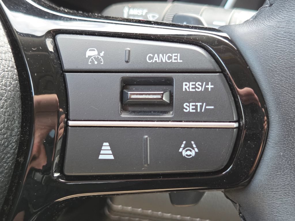Certified 2025 Honda Pilot Touring image 14