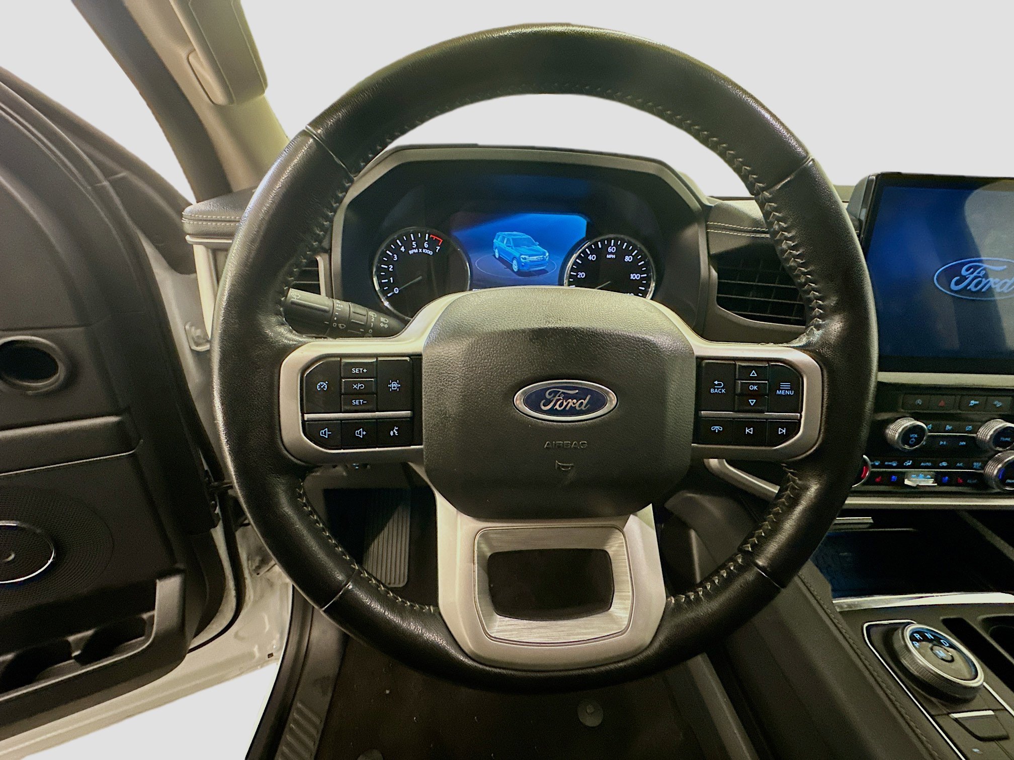 Used 2024 Ford Expedition XLT image 18
