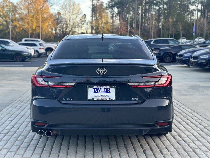 Used 2025 Toyota Camry SE image 5