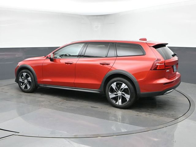 Used 2025 Volvo V60 B5 Cross Country Plus AWD/4WD image 7