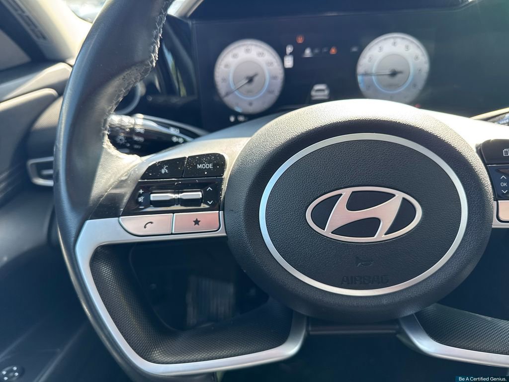 Certified 2025 Hyundai Elantra SEL FWD image 44