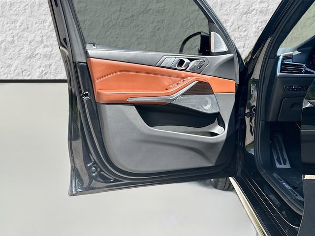 Used 2021 BMW X7 M50i w/ Executive Package AWD/4WD image 24