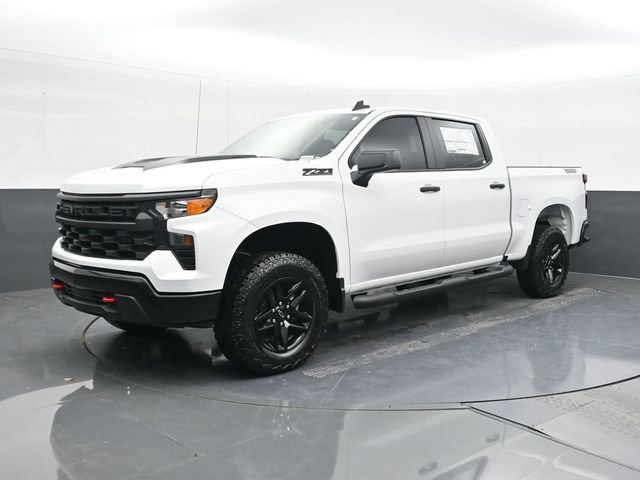 New 2026 Chevrolet Silverado 1500 Custom Trail Boss w/ LPO, Dark Essentials Package image 3