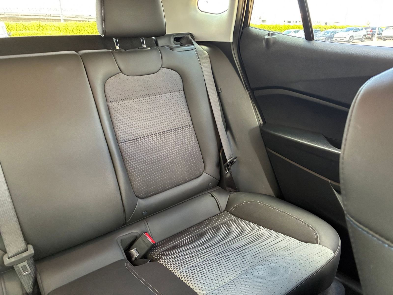 Used 2025 Chevrolet Trax LT image 36