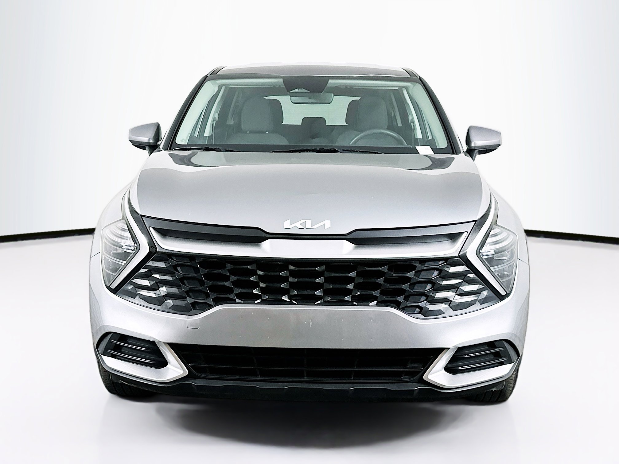 Used 2025 Kia Sportage LX image 2