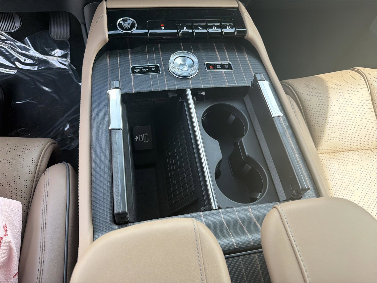 New 2026 Lincoln Navigator L Black Label AWD/4WD image 21