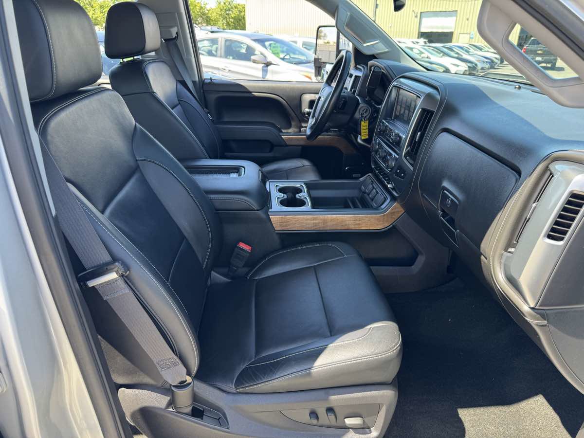 Used 2017 Chevrolet Silverado 1500 LTZ w/ LTZ Plus Package AWD/4WD image 14