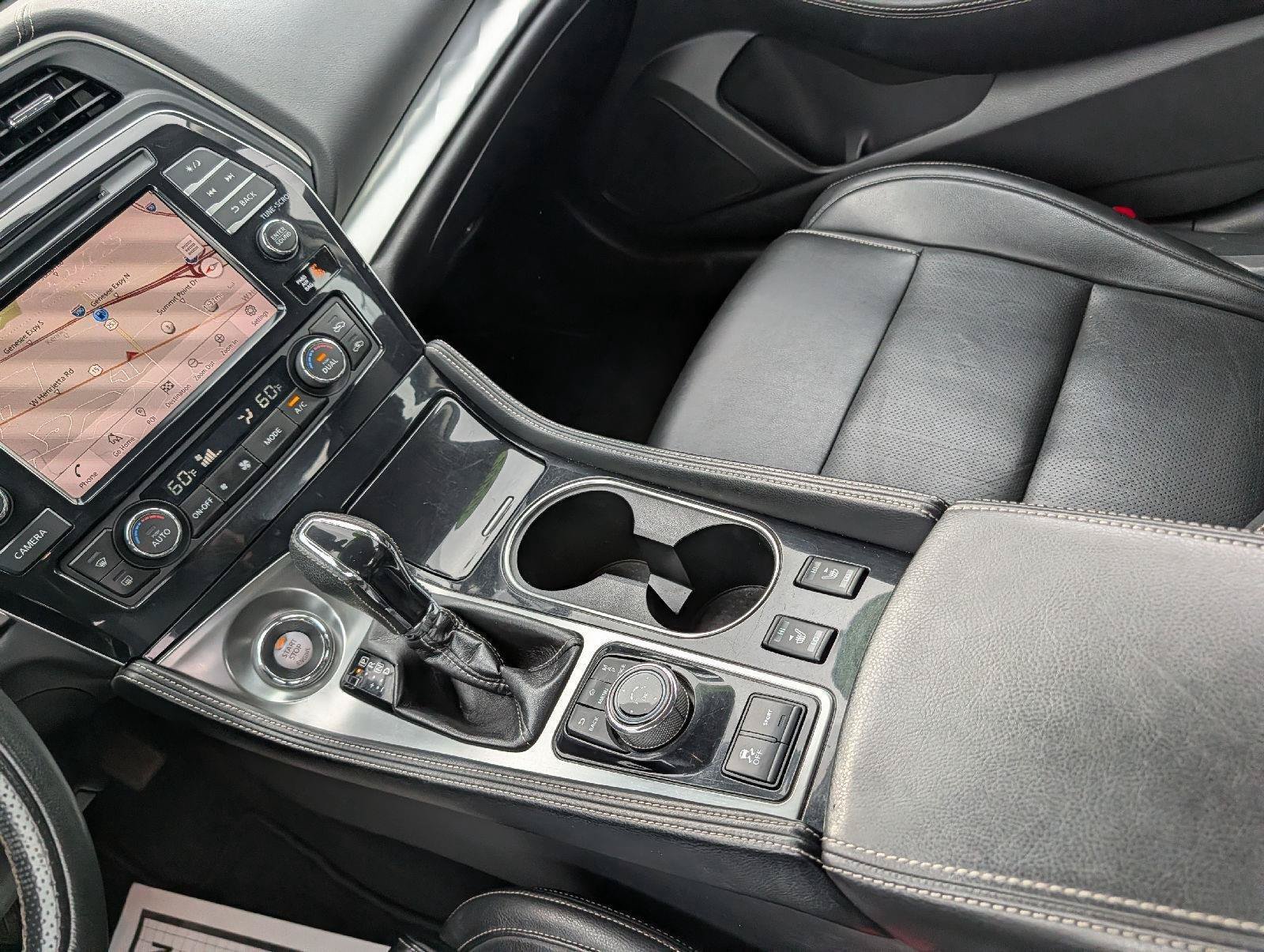 Used 2020 Nissan Maxima 3.5 SL w/ Floor Mat Group FWD image 18