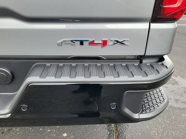 Used 2025 GMC Sierra 1500 AT4X image 32