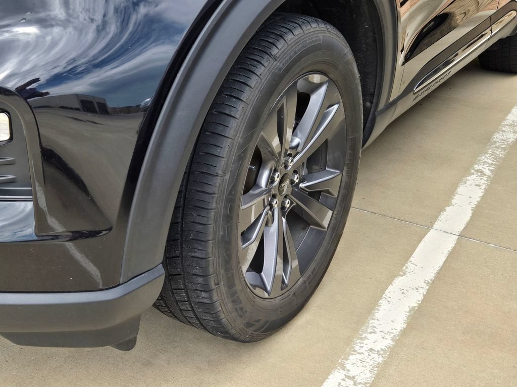 Used 2021 Ford Explorer XLT w/ Equipment Group 202A AWD/4WD image 24