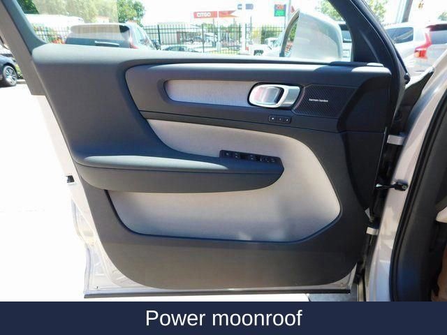 New 2025 Volvo XC40 B5 Ultra w/ Protection Package image 14