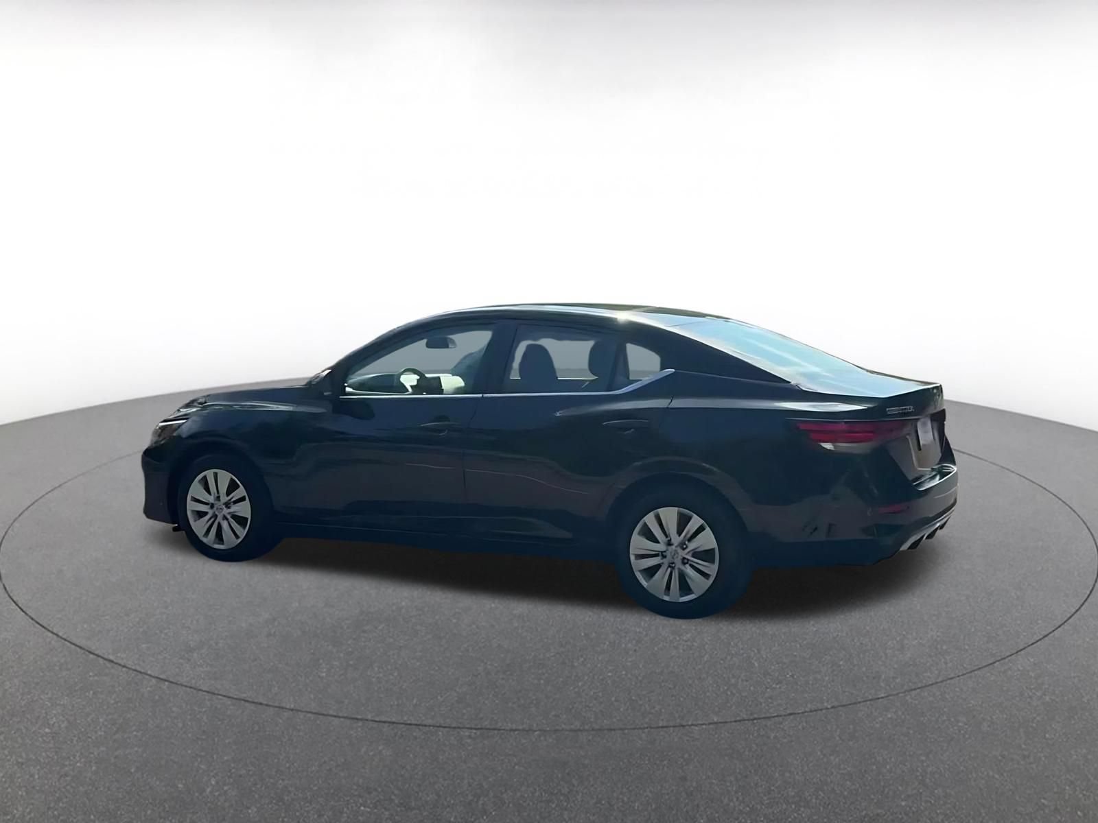 Used 2025 Nissan Sentra S FWD image 9