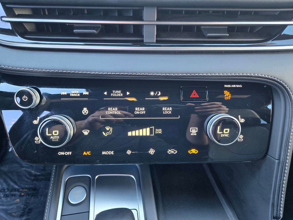 Certified 2025 INFINITI QX60 Luxe w/ Black Edition image 18