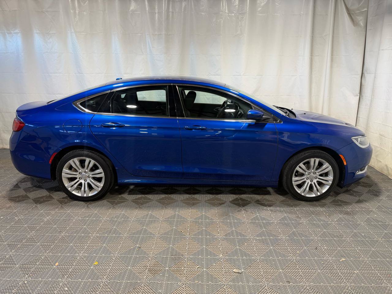 Used 2016 Chrysler 200 Limited w/ Comfort Group FWD image 9