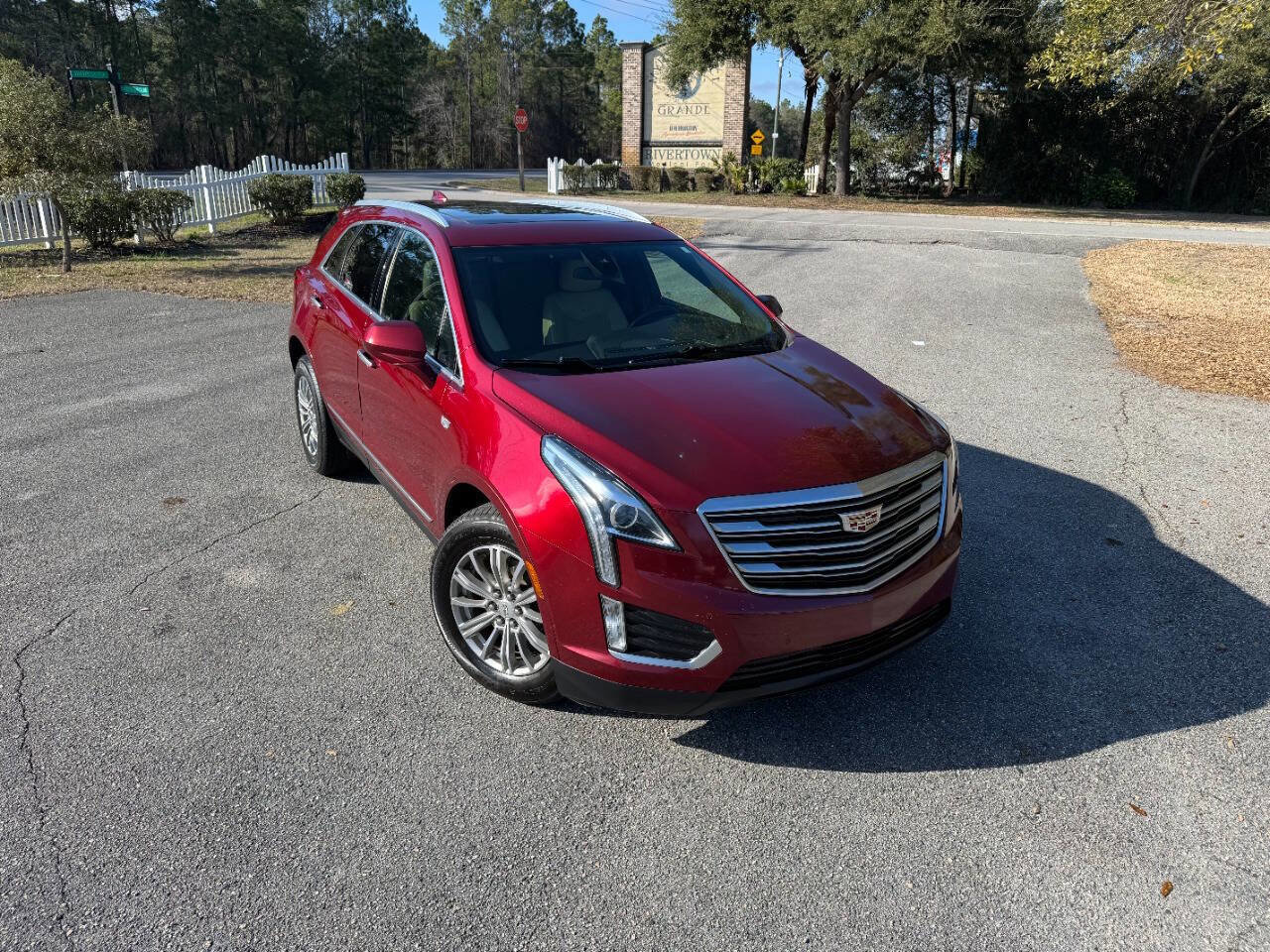 Used 2017 Cadillac XT5 Luxury w/ Driver Awareness Package image 38