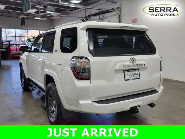 Used 2020 Toyota 4Runner SR5 Premium w/ Moonroof Package AWD/4WD image 7